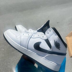 Nike Air Jordan White and Black Sneakers Big Kids Sz 7y